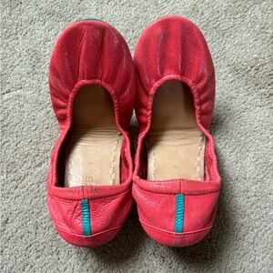 Poppy Tieks Size 9